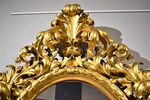 Cadre baroque sculpté et doré 